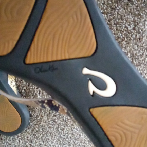 Olukai Ho'opio Leather Snake Print Sandals Flip Flops - Picture 6 of 9